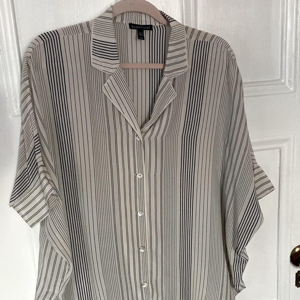 Eileen Fisher 100% silk oversized boxy cut short sleeve blouse size M/M